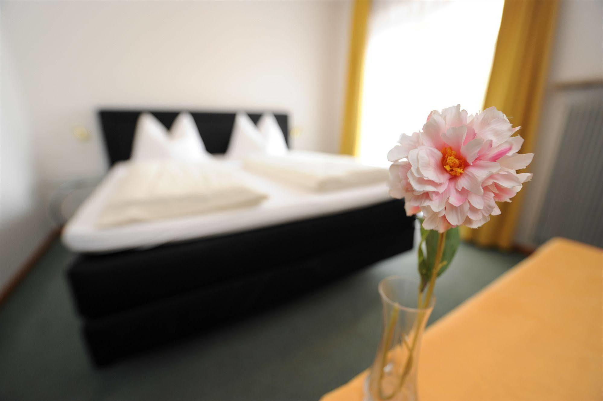 Hotel Pension Schweitzer 실란드로 외부 사진