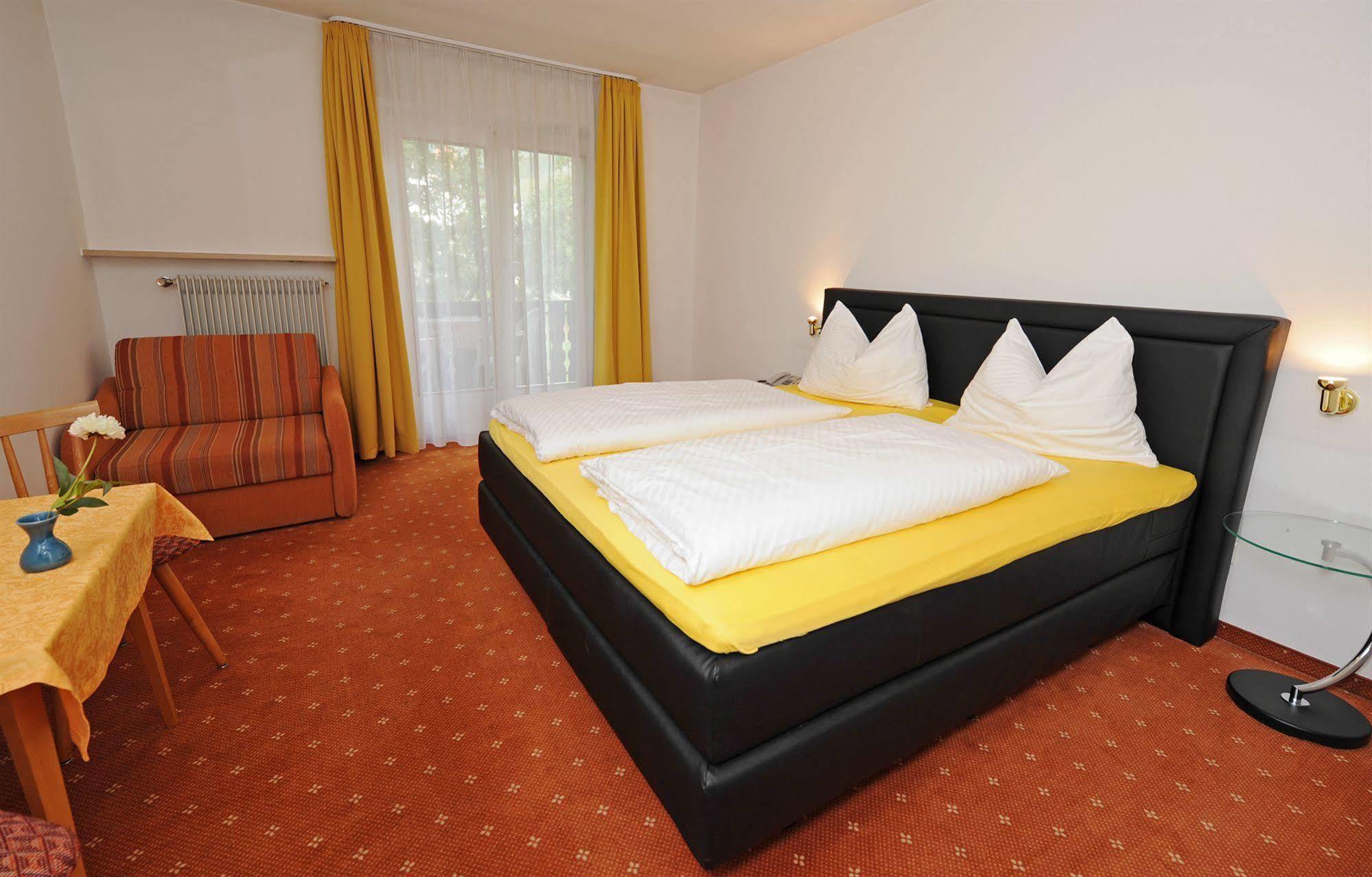 Hotel Pension Schweitzer 실란드로 외부 사진